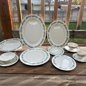 Theodore Haviland New York “Clinton”  82 piece set.